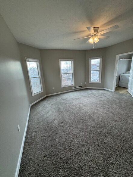 Building Photo - 310 E Mulberry St