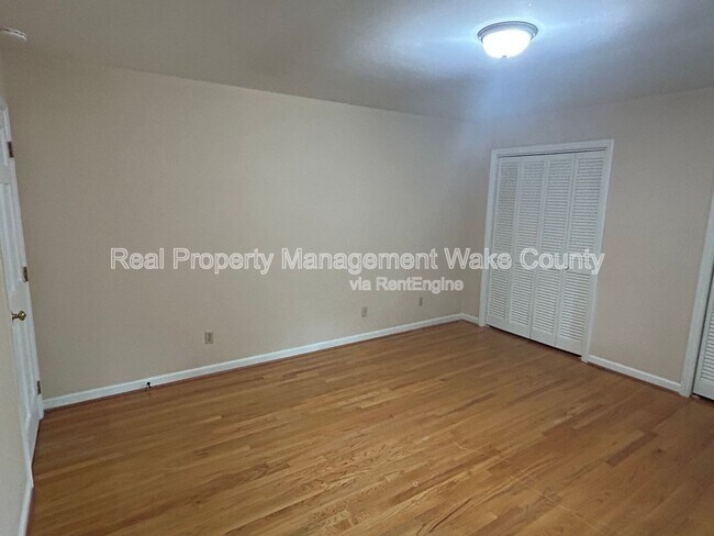 Building Photo - 4500 Connell Dr
