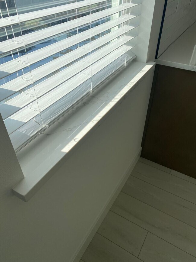 Building Photo - Beautiful New Construction Condo in Moses Pointe, Pets Welcome!