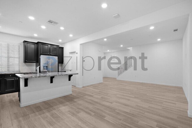 Building Photo - 9287 Mystic Lake Alley