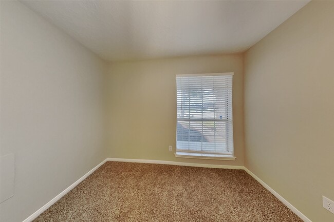 Building Photo - 4311 Duesenberg Ct