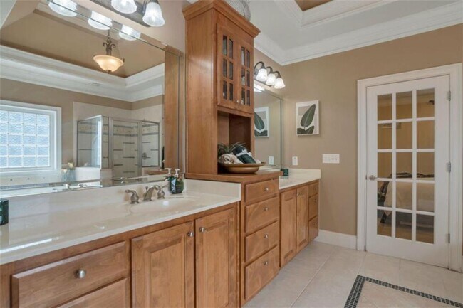 Building Photo - 415 Oxmoor Lake Dr