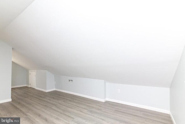 Building Photo - 516 Brooke Ave