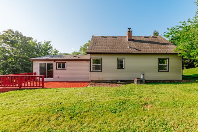 Building Photo - S76W19414 Prospect Dr