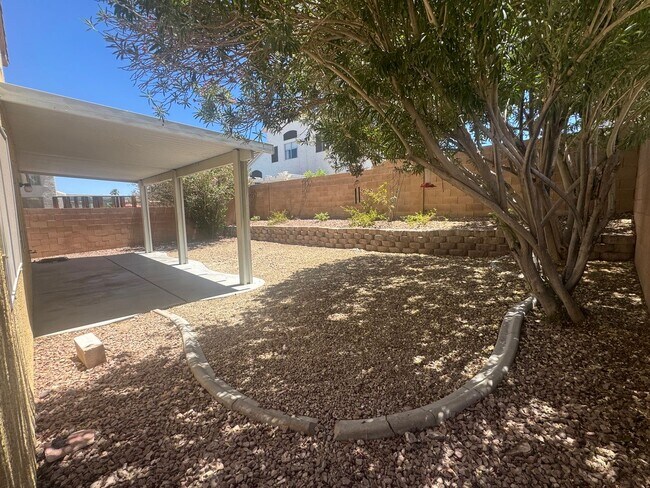 Building Photo - Nice 4br home, with 4th bedroom larger then the average, 3cg.
