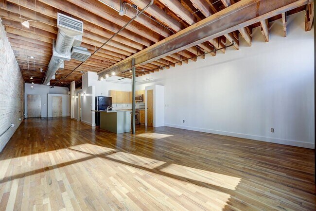 Building Photo - 411 Brazos St