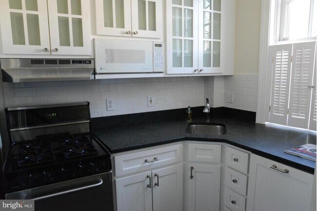 Building Photo - 2706 N St NW