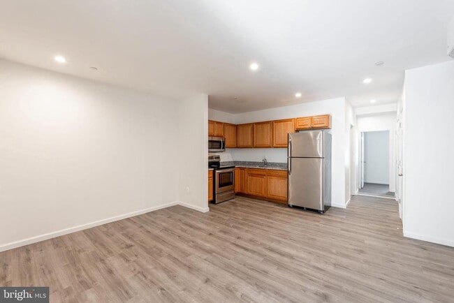 Building Photo - 2928-UNIT Nelson Pl SE