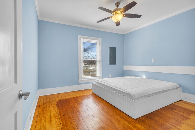 Building Photo - 801 NC-33