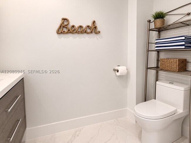 Building Photo - 6917 Collins Ave