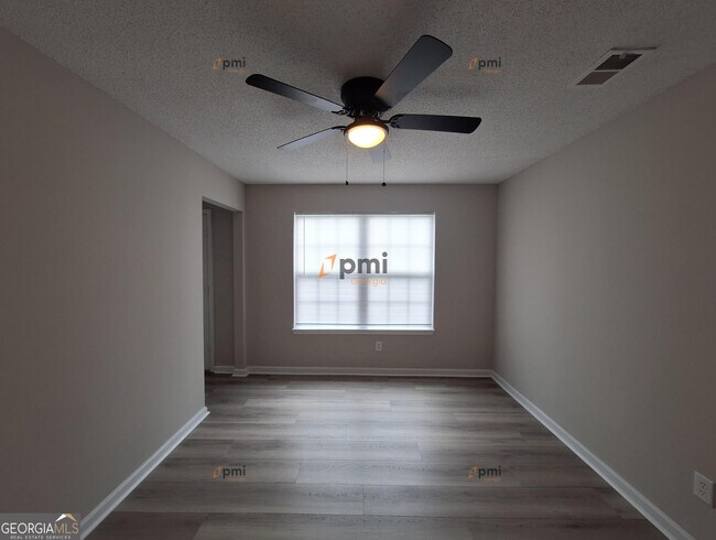 Building Photo - 8170 Autumn Green Dr