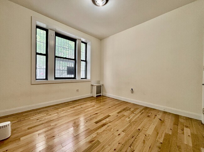 Building Photo - 280 Fort Washington Ave