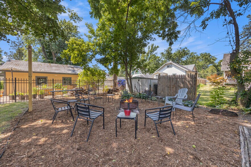 Building Photo - 3271 Coit Ave NE