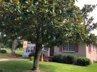 Building Photo - 107 Smith St