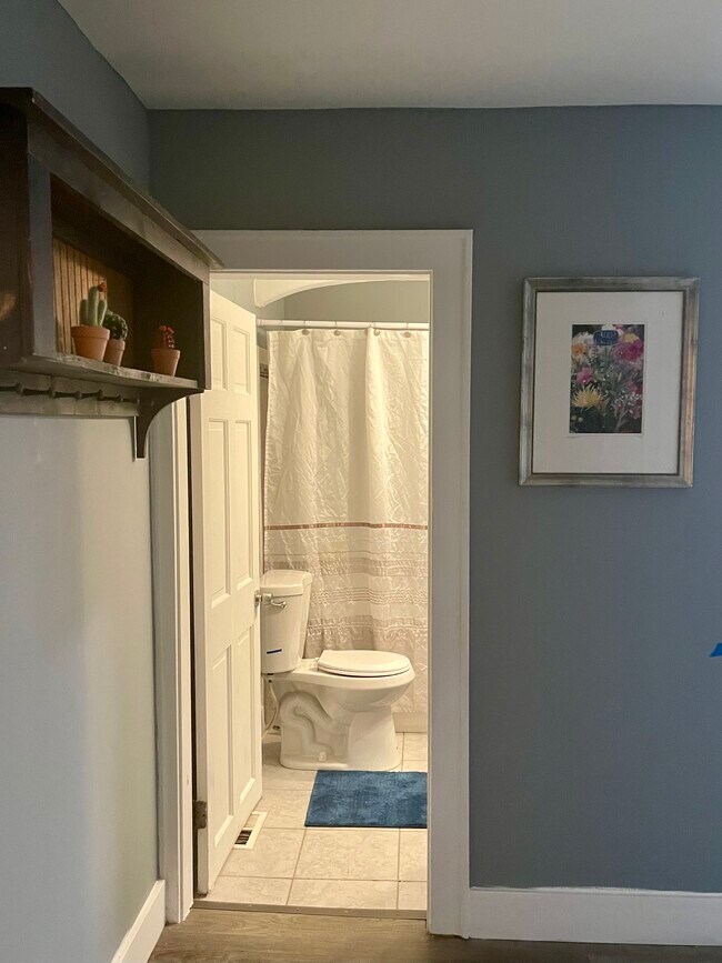 Building Photo - 1614 Humphrey Ave