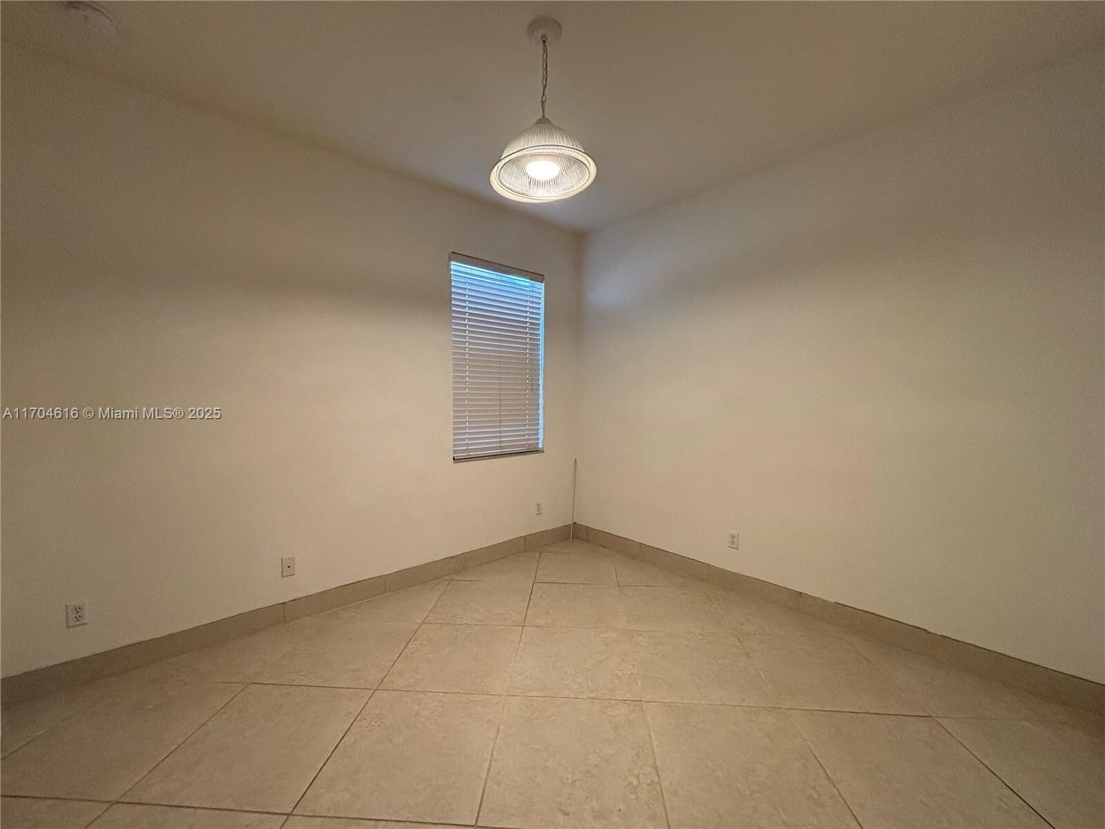 Building Photo - 3946 W Whitewater Ave
