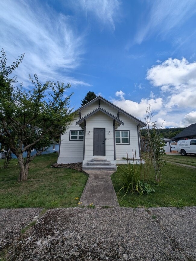 Building Photo - Adorable Four Bedroom w/ Fenced Yard Avail...