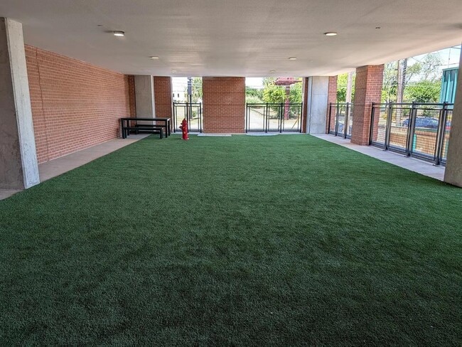 Building Photo - 4315 S Congress Ave