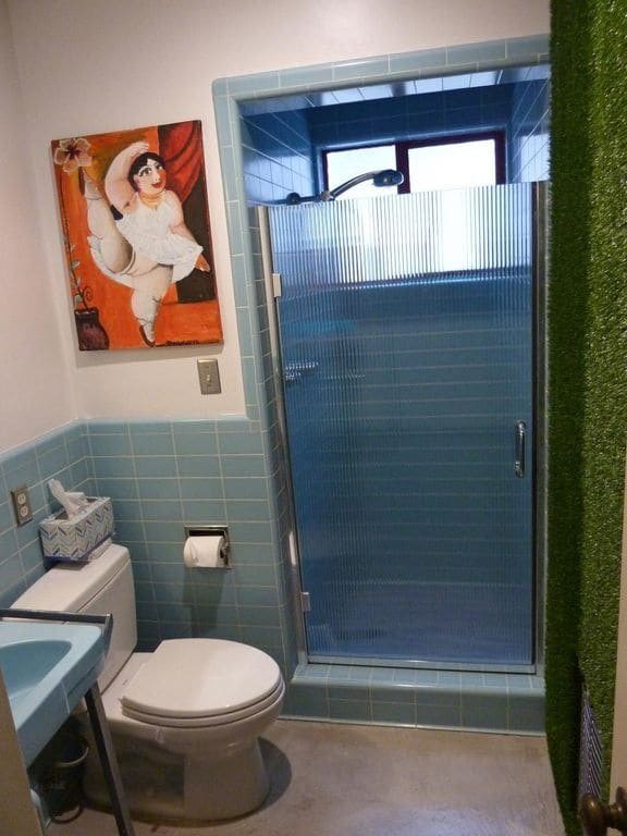 Building Photo - Close to Downtown! Mid-Century Modern Home...