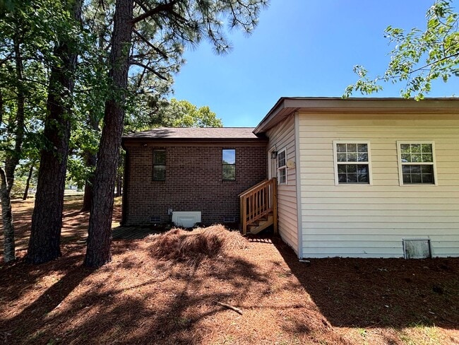 Building Photo - 575 Countrytown Dr