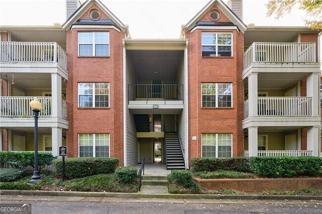 Building Photo - 1018 Chastain Park Ct NE