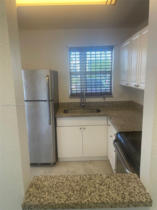 Building Photo - 8500 Sunrise Lakes Blvd