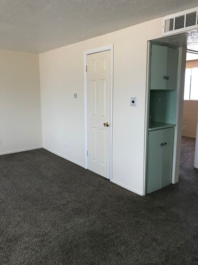 Building Photo - 1327 Tapia Blvd SW