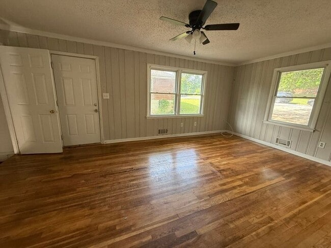 Building Photo - Charming 4-Bedroom Home in Forest Park, GA – Recently Renovated!