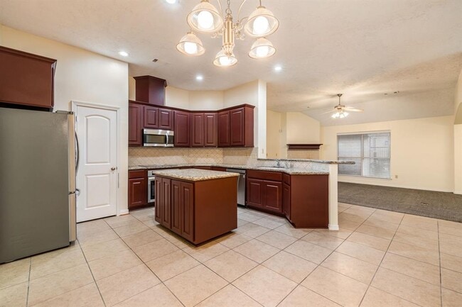 Building Photo - 10459 Parkside Dr