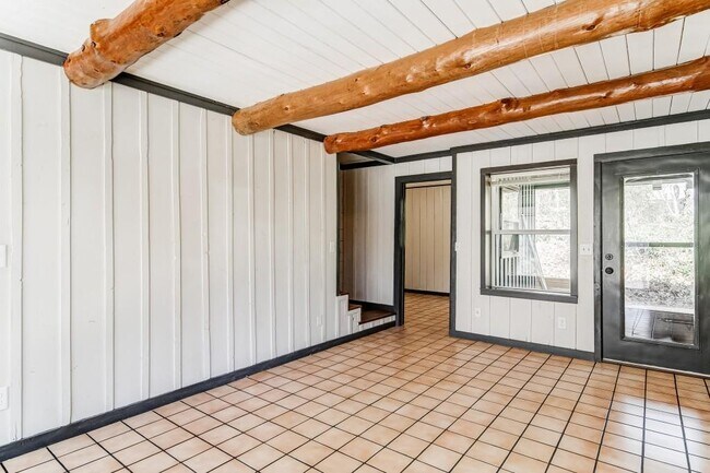 Building Photo - 42 Arminda St