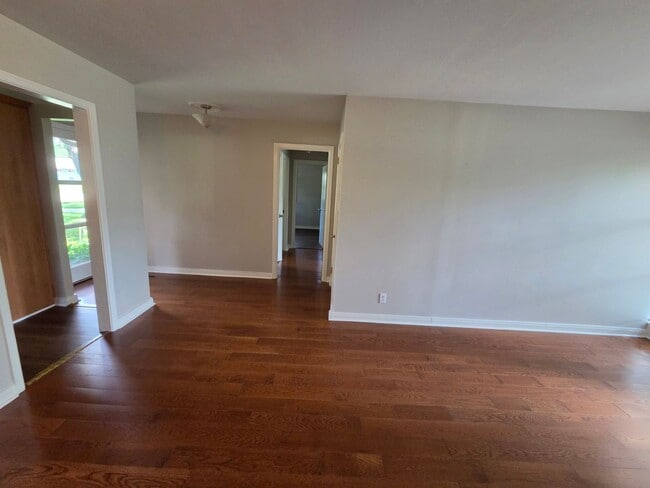 Building Photo - 3135 Rosedale Blvd