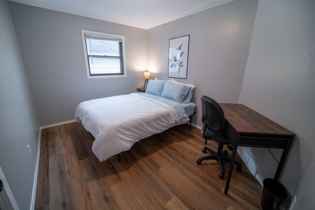 Building Photo - 1726 E Audrey Ln