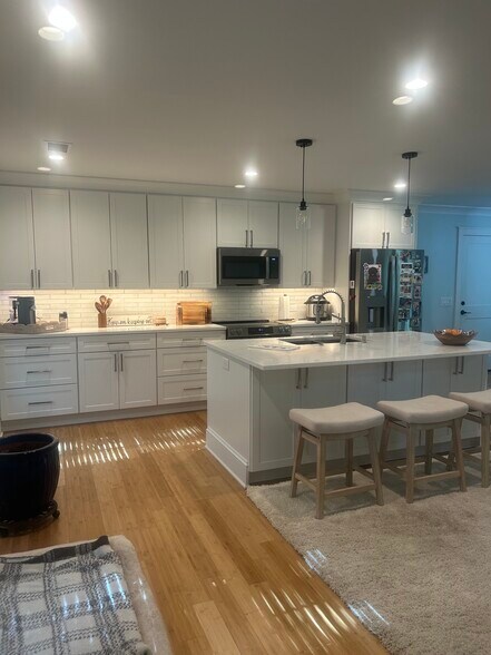 Building Photo - 1126 Shoreside Way