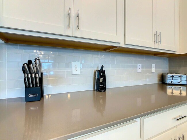 Building Photo - 8851 Cabot Cliffs Dr