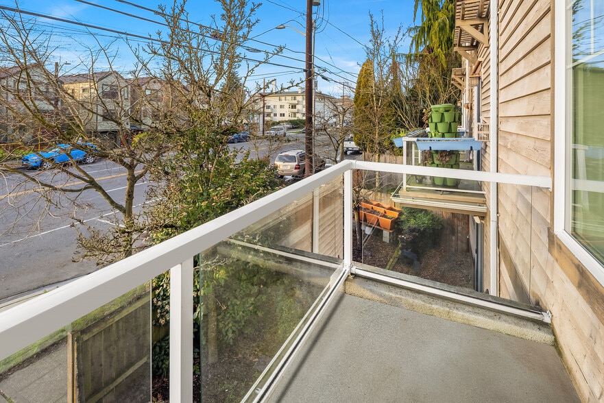 Building Photo - 11708 Greenwood Ave N