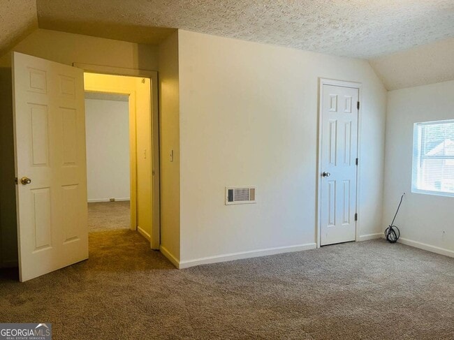 Building Photo - 615 Chattahoochee St