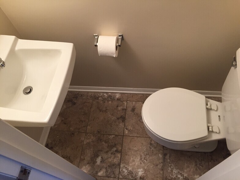 Building Photo - 2805 Wellesley Ct