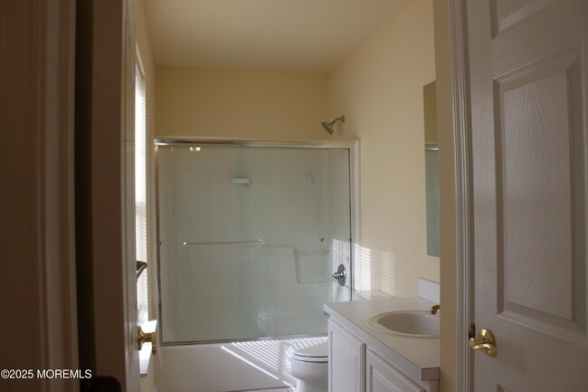 Building Photo - 1529 Windward Ave