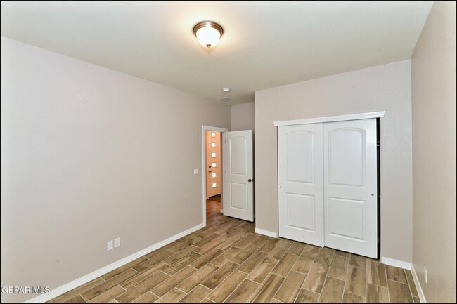 Building Photo - 10716 Drew Pearson Dr