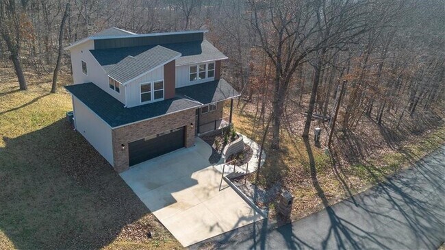 Building Photo - 3 Pickering Dr