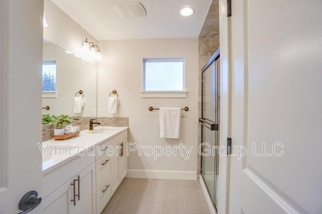 Building Photo - 11025 NE 137th Ave