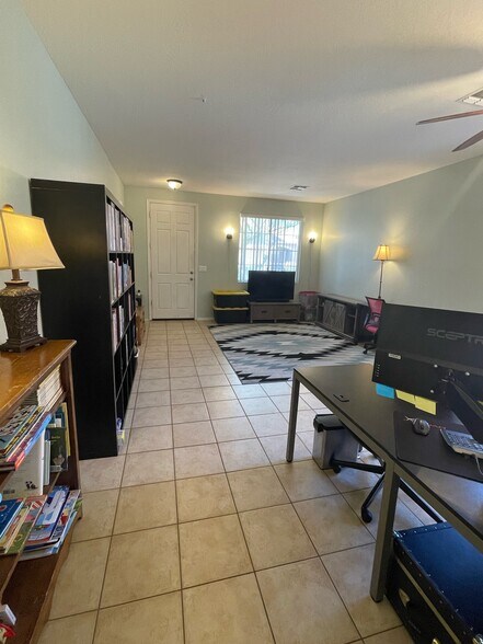 Building Photo - 39711 N Prairie Ln