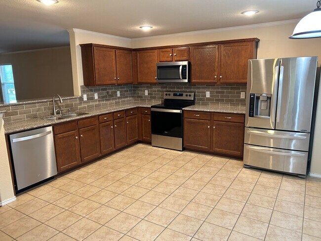 Kitchen - 10534 Midway Dr