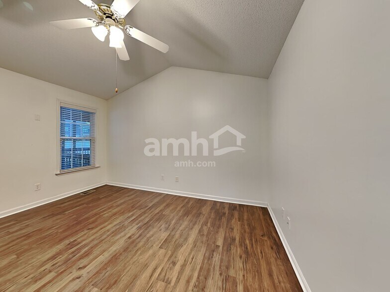 Building Photo - 401 Onyx Ln