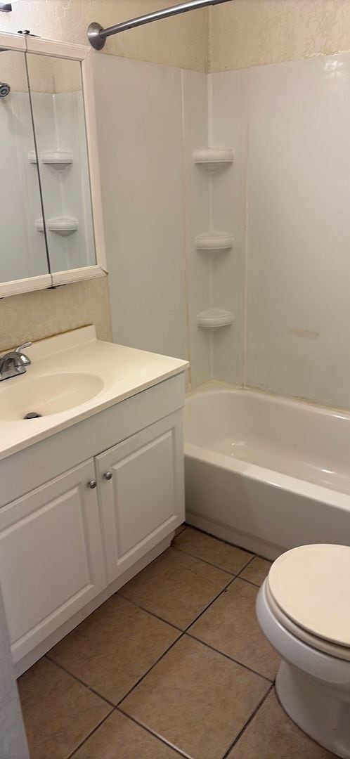 Building Photo - 1216 W James Ave