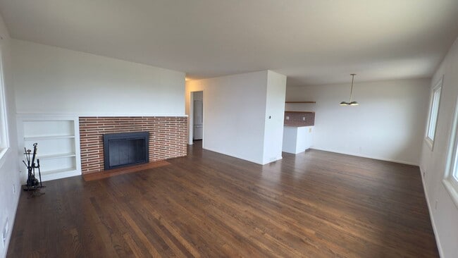 Building Photo - 322 Pleasant Ave