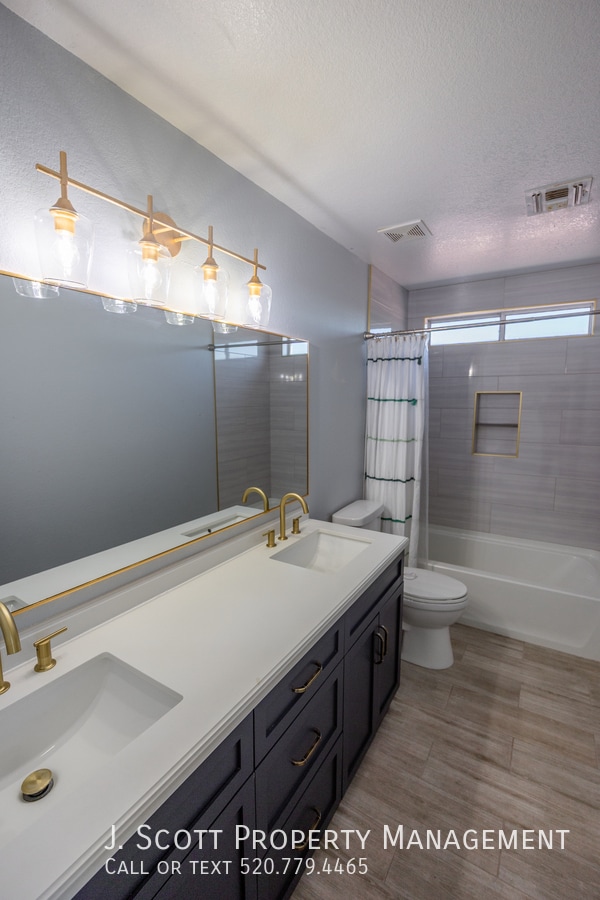 Building Photo - 12209 W Washington St