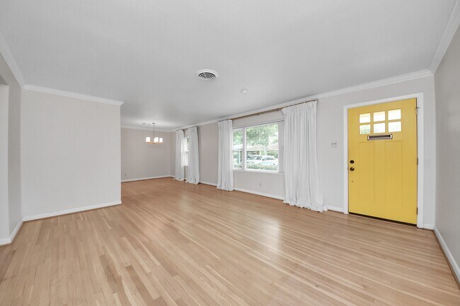 Building Photo - 6403 Waltway Dr