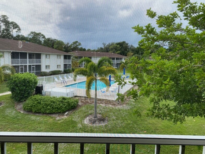 Building Photo - 2350 Naples Trace Cir