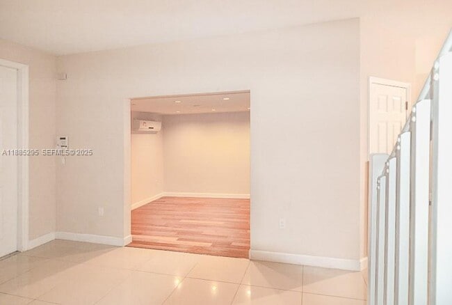 Building Photo - 1024 NE 207th Terrace